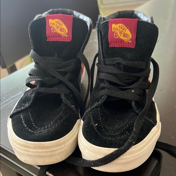 Vans High-Top Sneakers  - Gryffindor Design - Picture 4 of 5